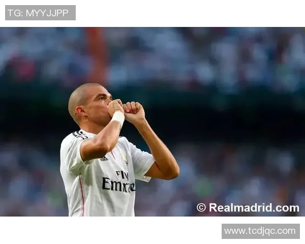 足球明星的生死瞬间揭示了运动背后的拼搏与牺牲精神